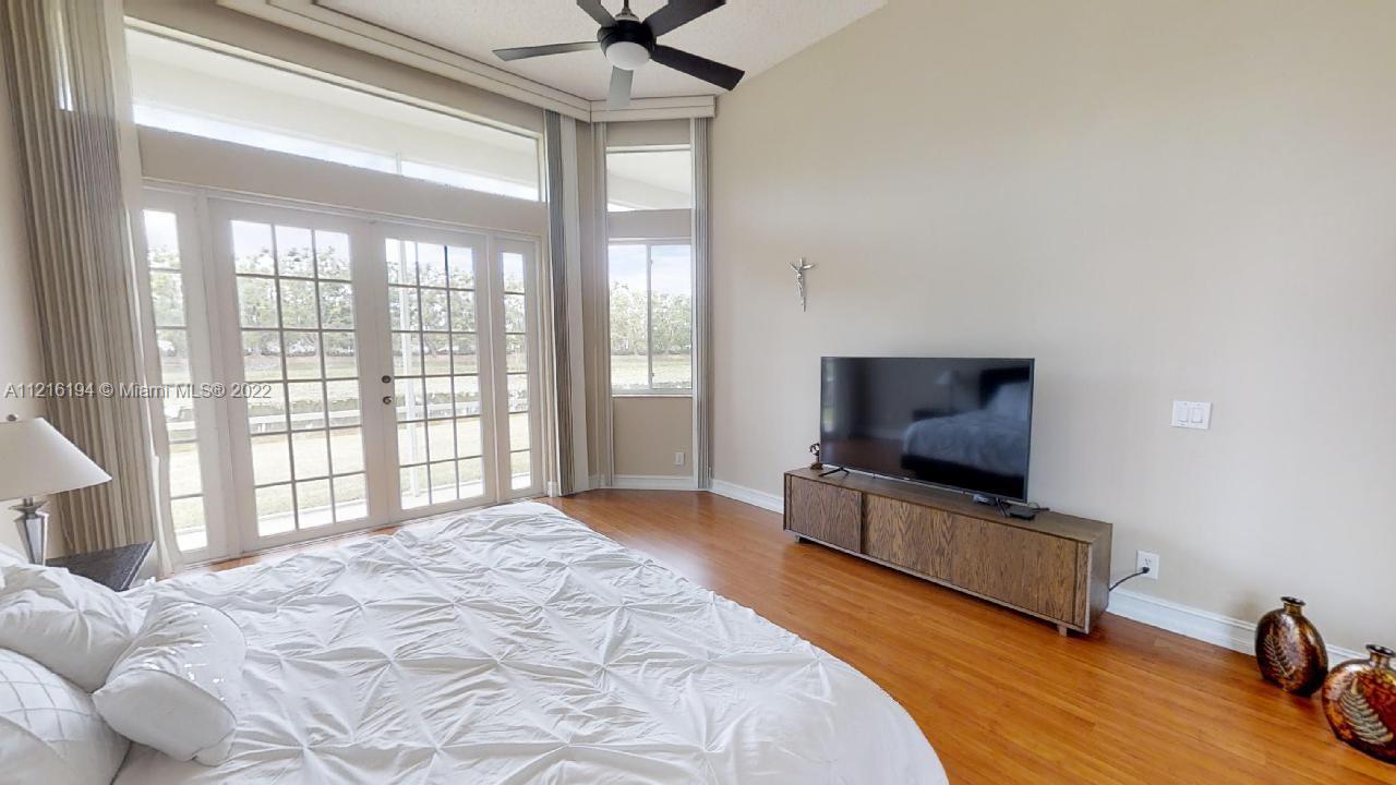 849 Crestview Cir