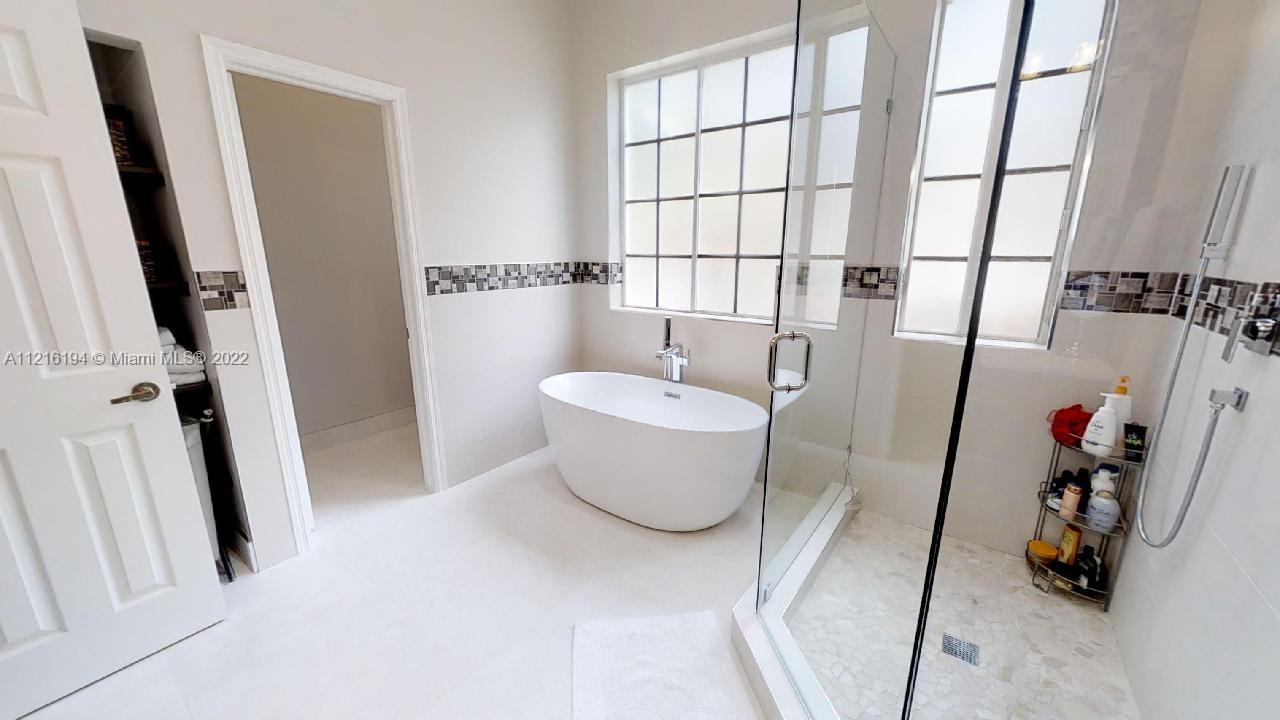 849 Crestview Cir