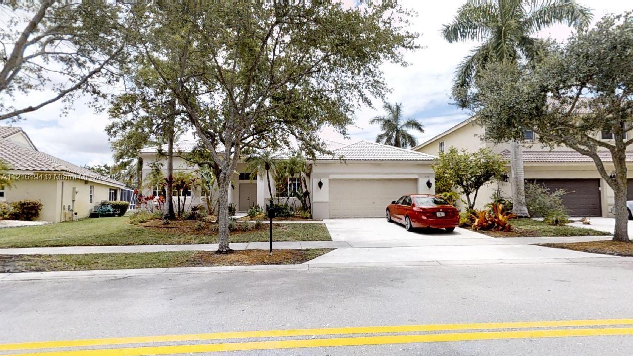 849 Crestview Cir