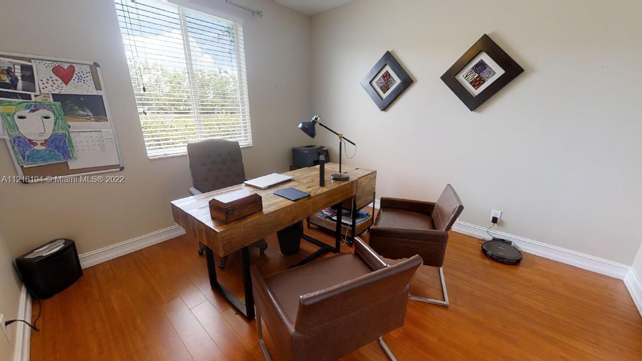 849 Crestview Cir