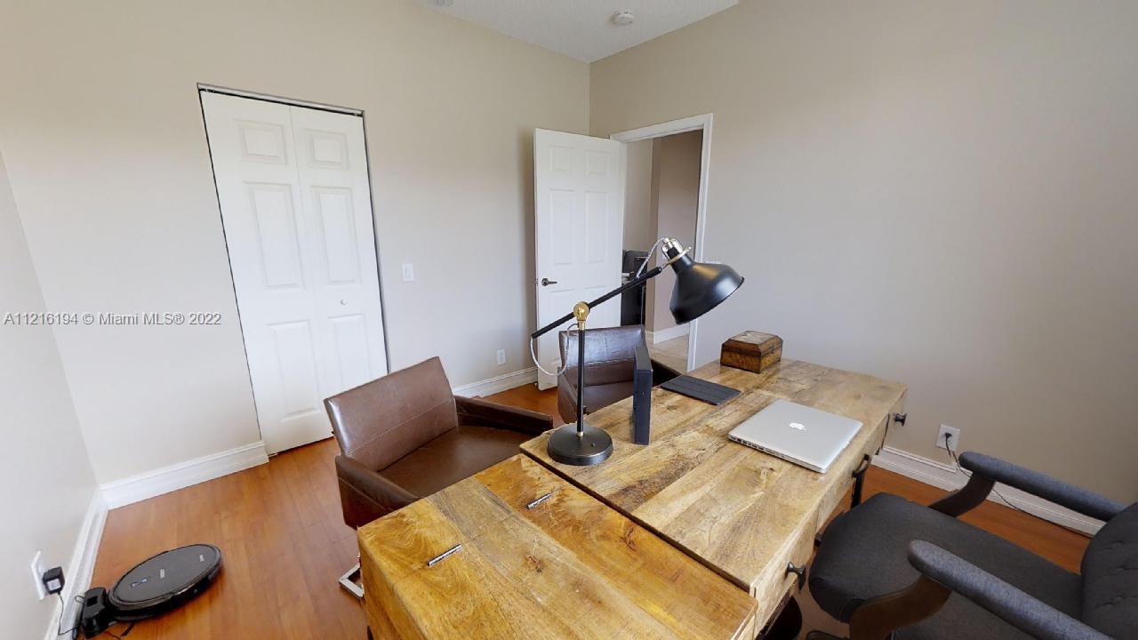 849 Crestview Cir