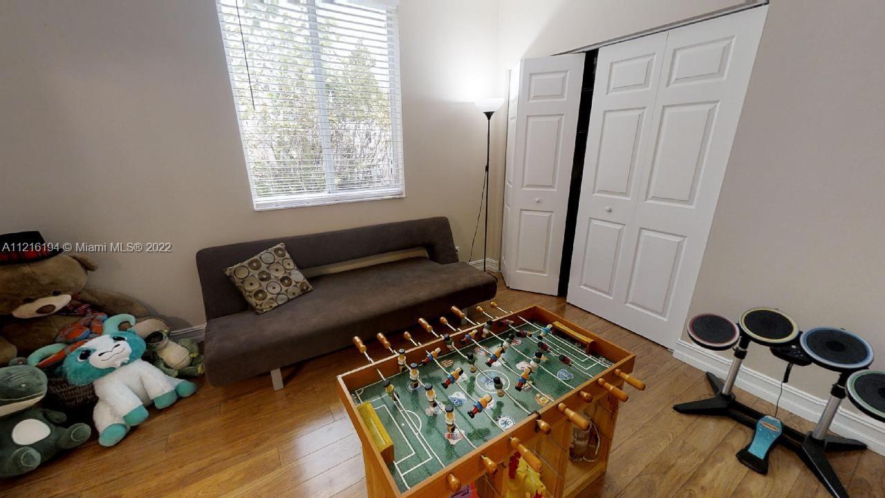 849 Crestview Cir