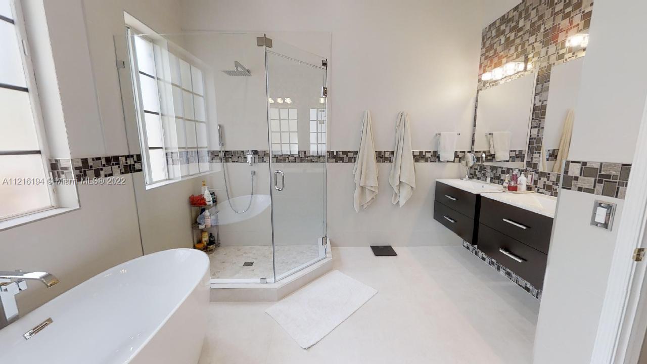 849 Crestview Cir