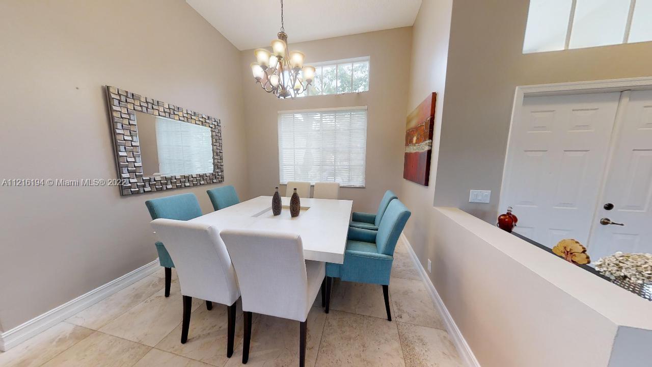 849 Crestview Cir