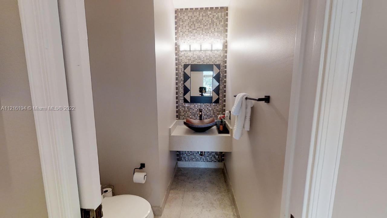 849 Crestview Cir
