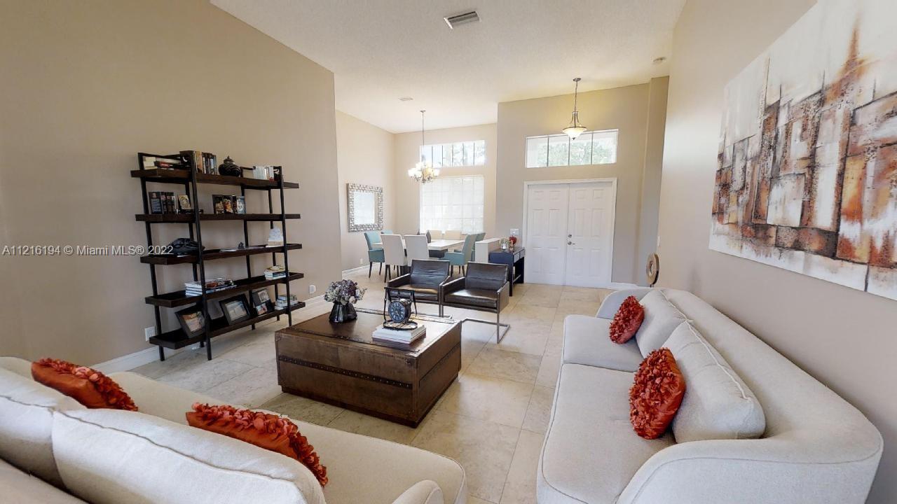 849 Crestview Cir