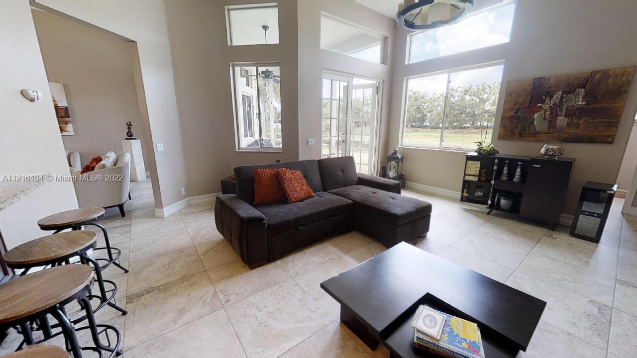 849 Crestview Cir