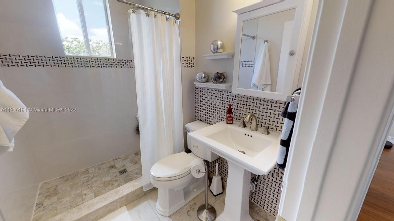 849 Crestview Cir