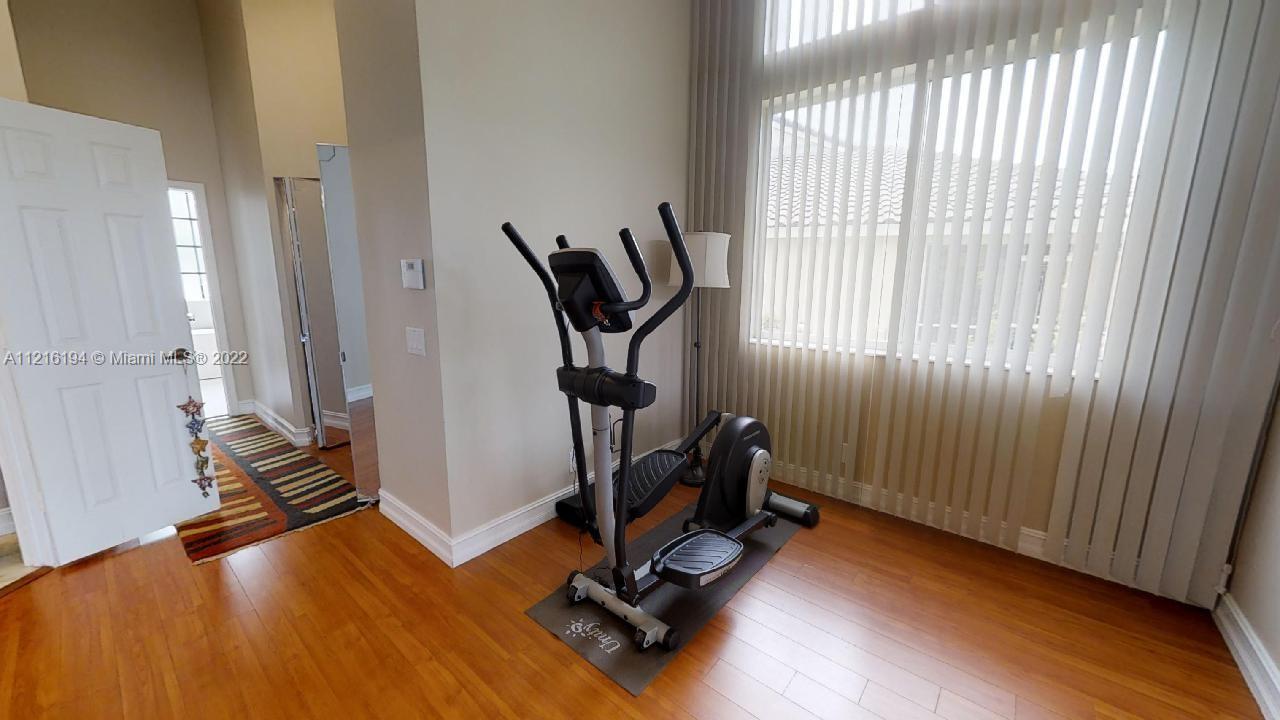 849 Crestview Cir