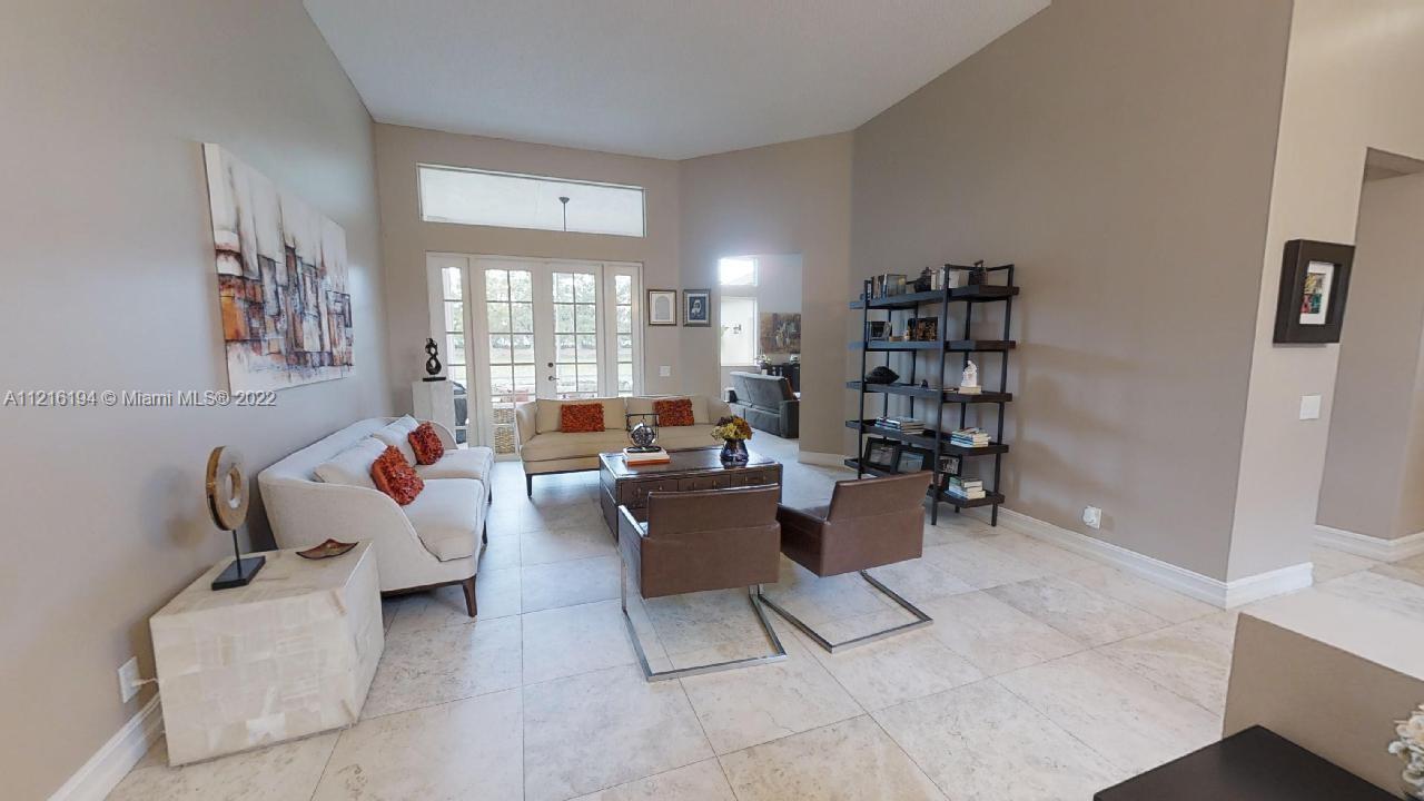 849 Crestview Cir