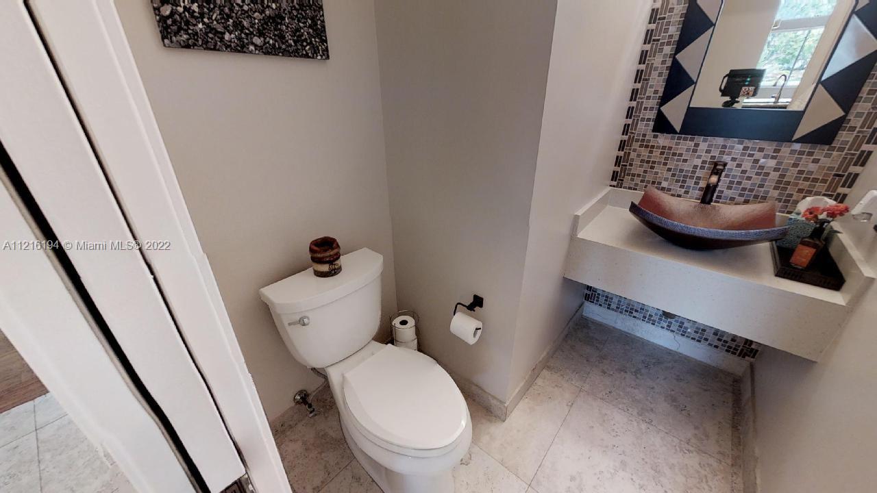 849 Crestview Cir