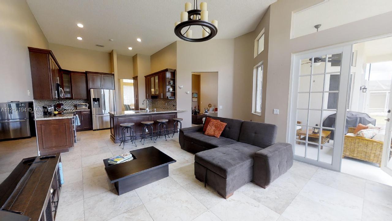 849 Crestview Cir