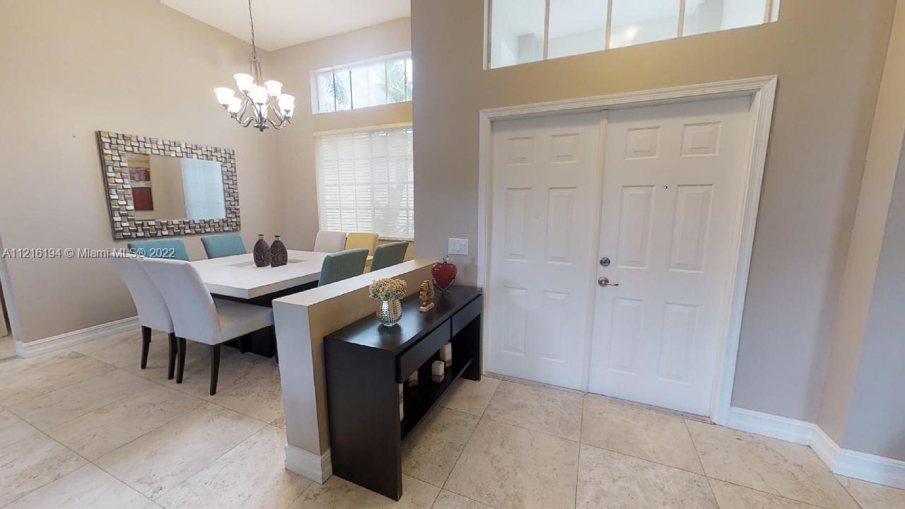 849 Crestview Cir