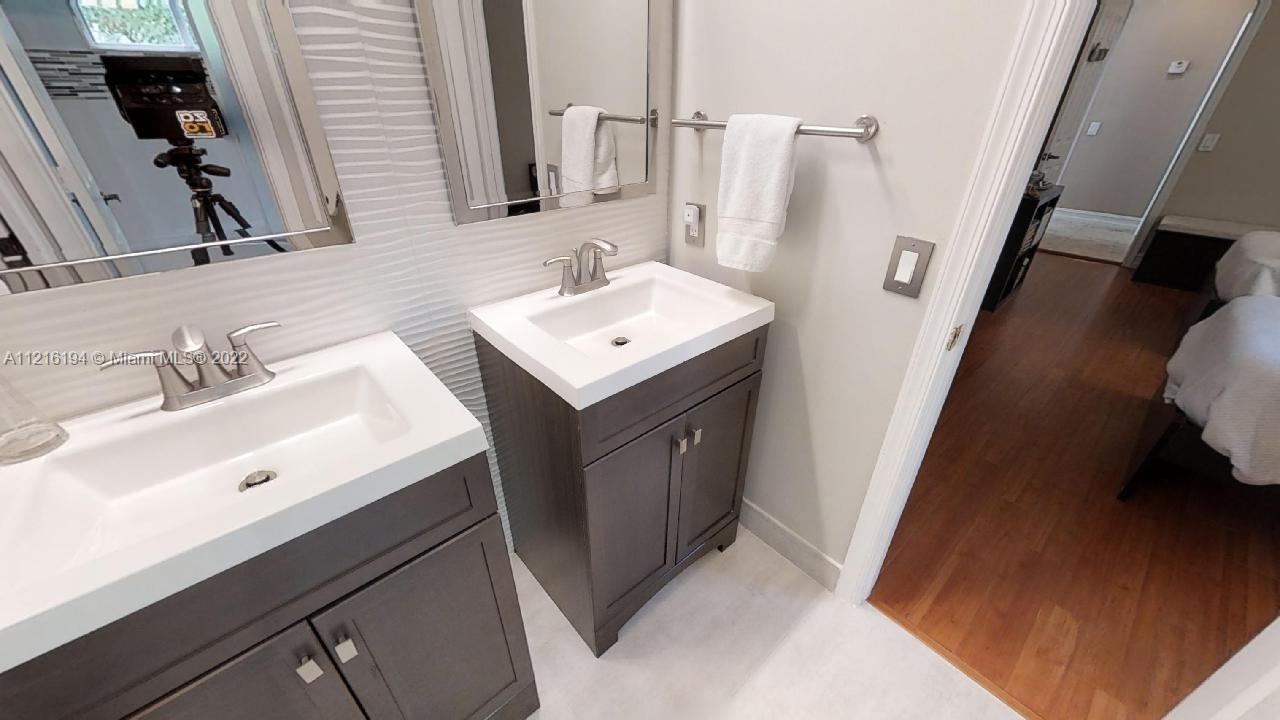 849 Crestview Cir