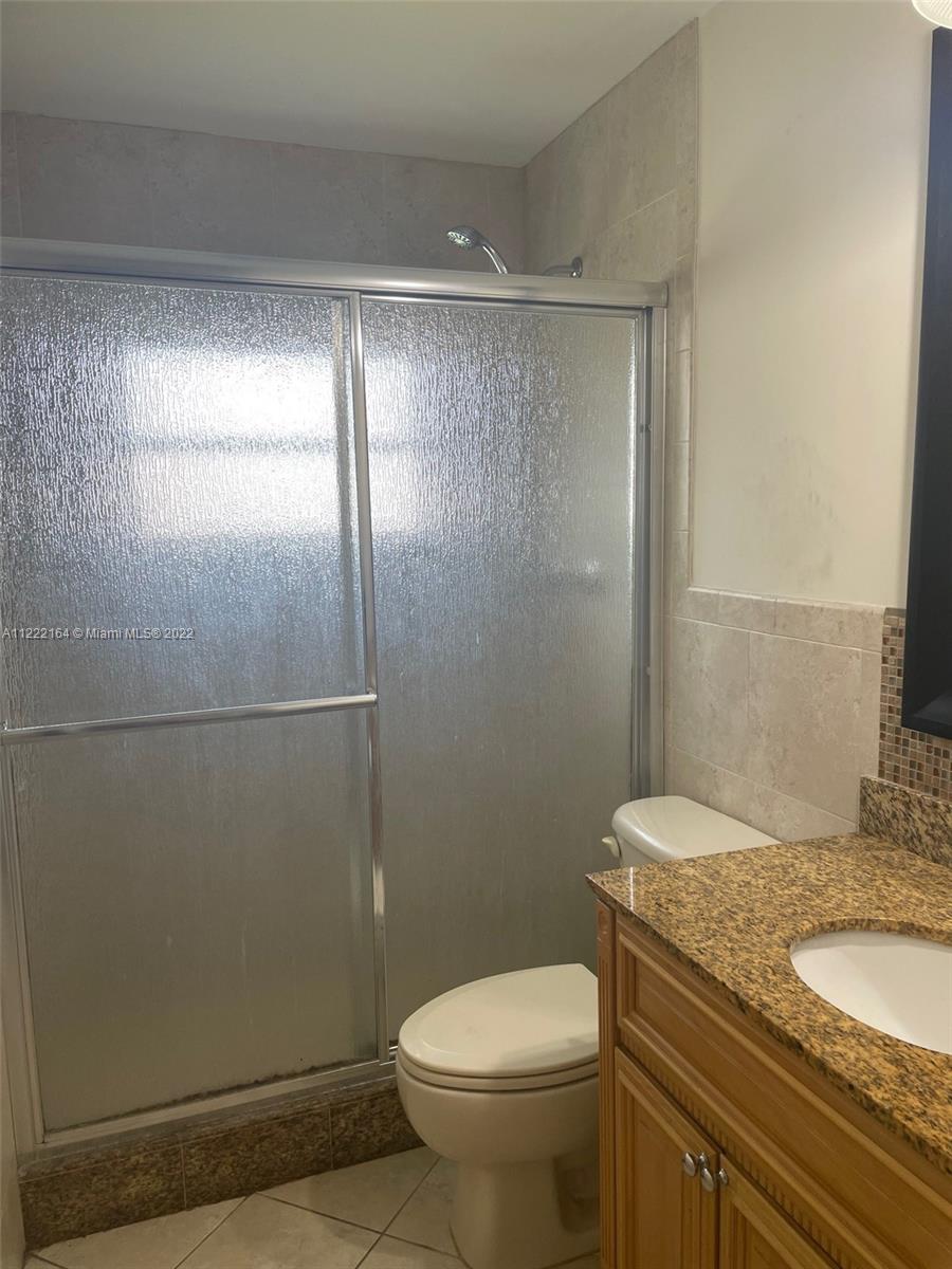 9607 NW 66th St Unit: 0