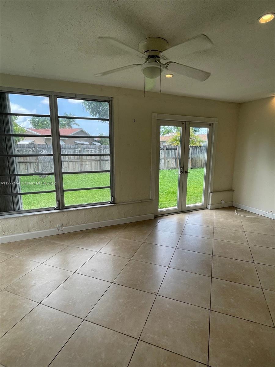 9607 NW 66th St Unit: 0