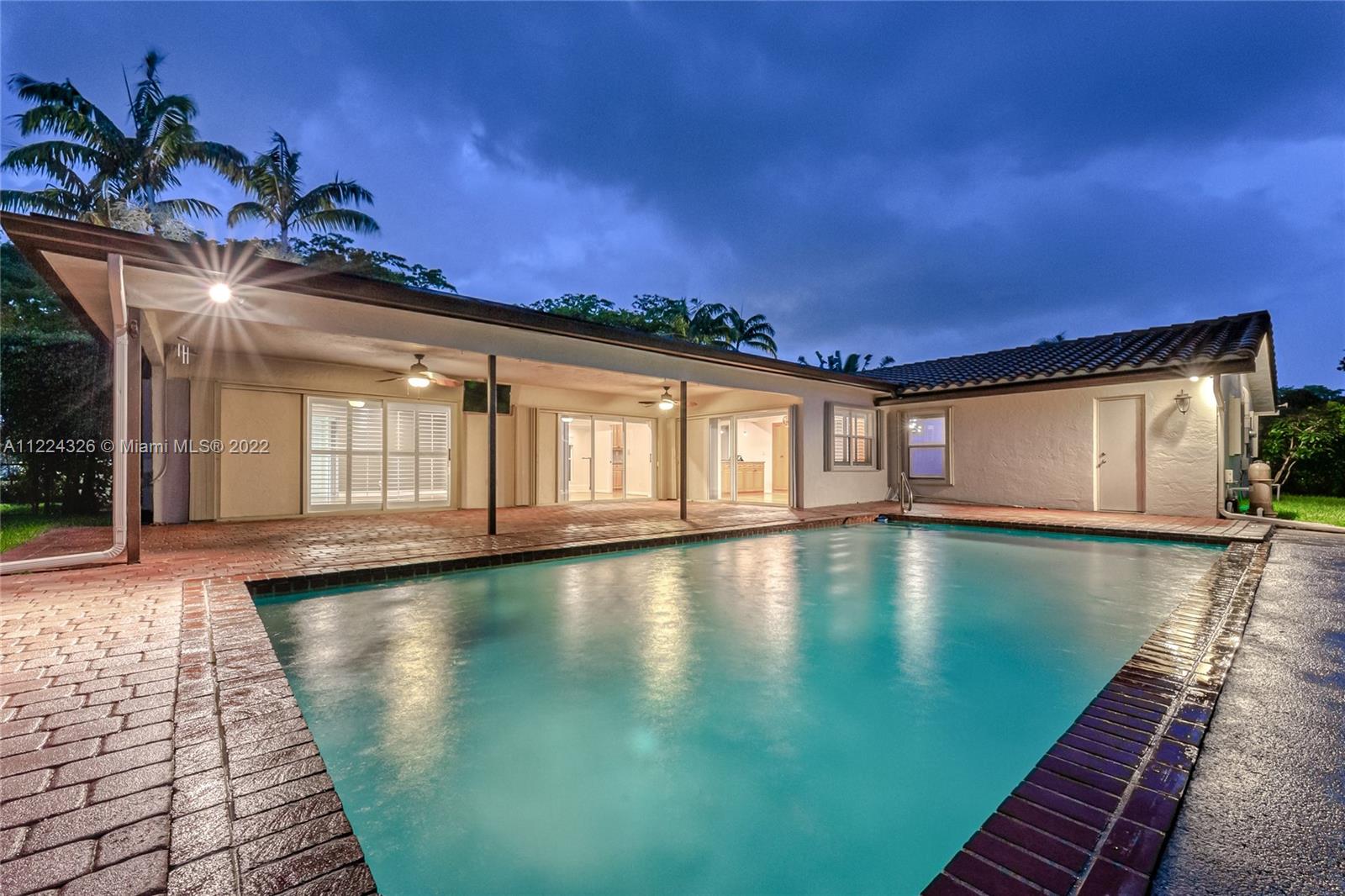 1400 SW 72nd Ave