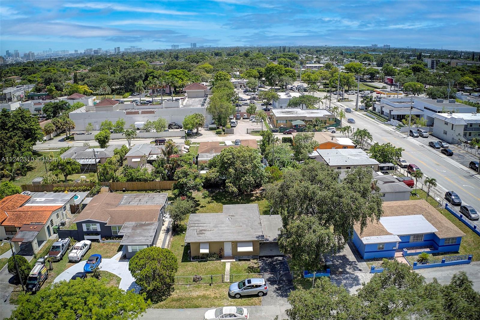 737 NW 1st Ct