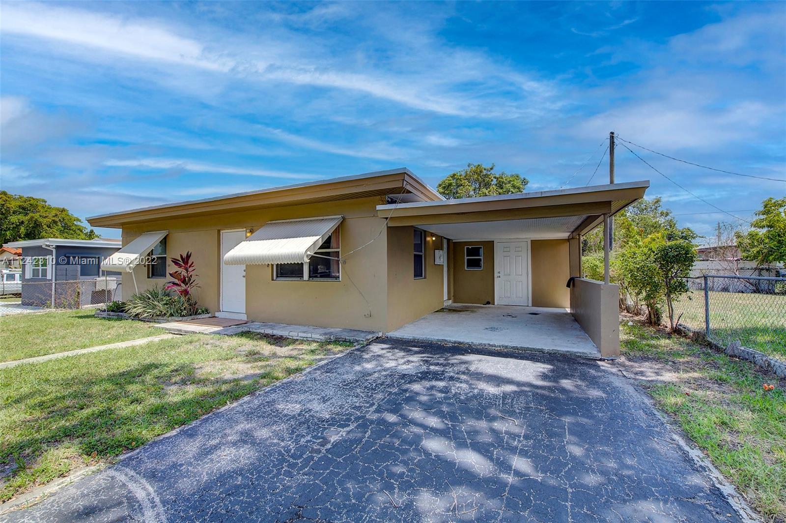 737 NW 1st Ct