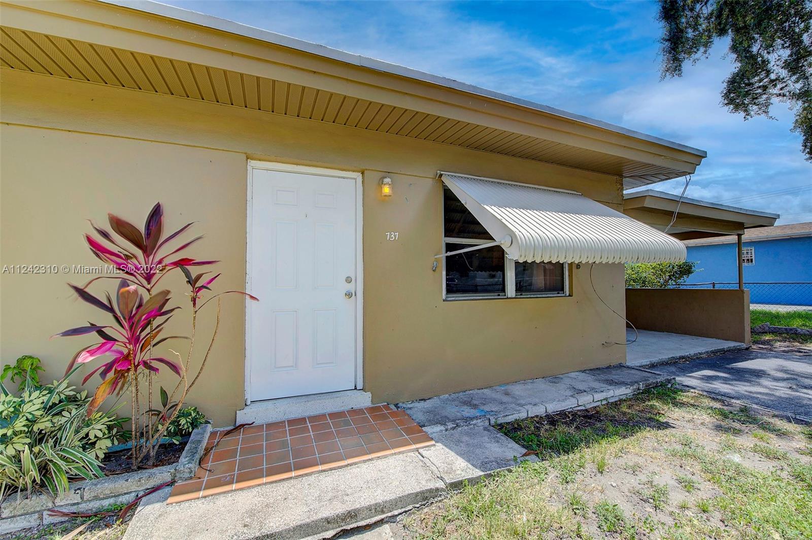 737 NW 1st Ct