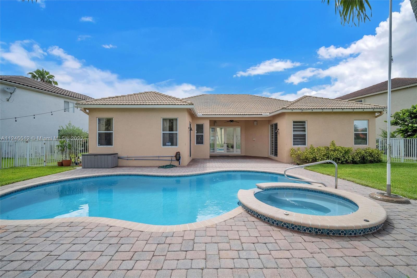 2142 SW 129th Ave
