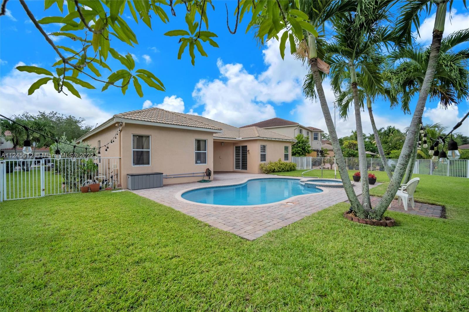 2142 SW 129th Ave