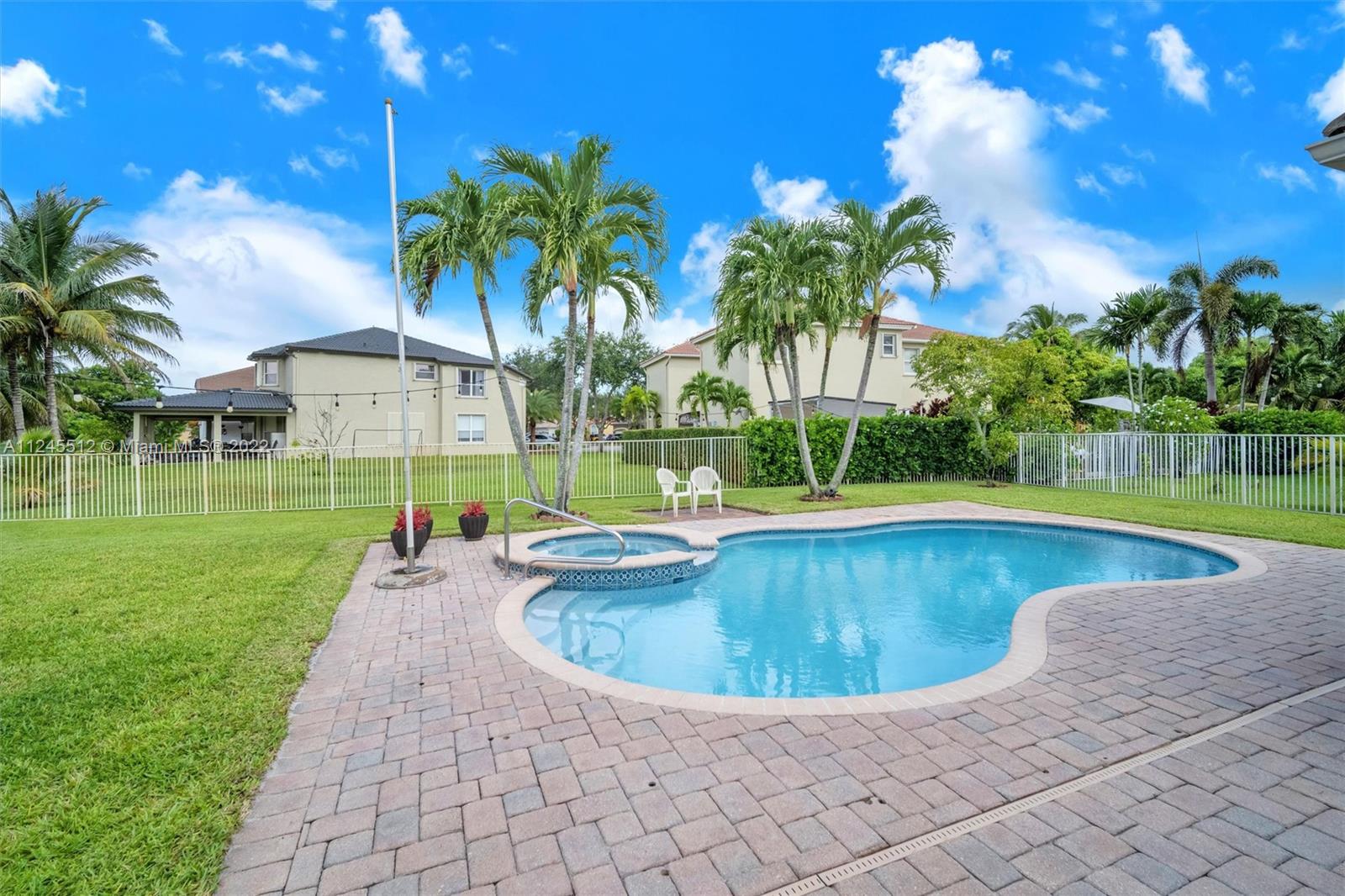 2142 SW 129th Ave