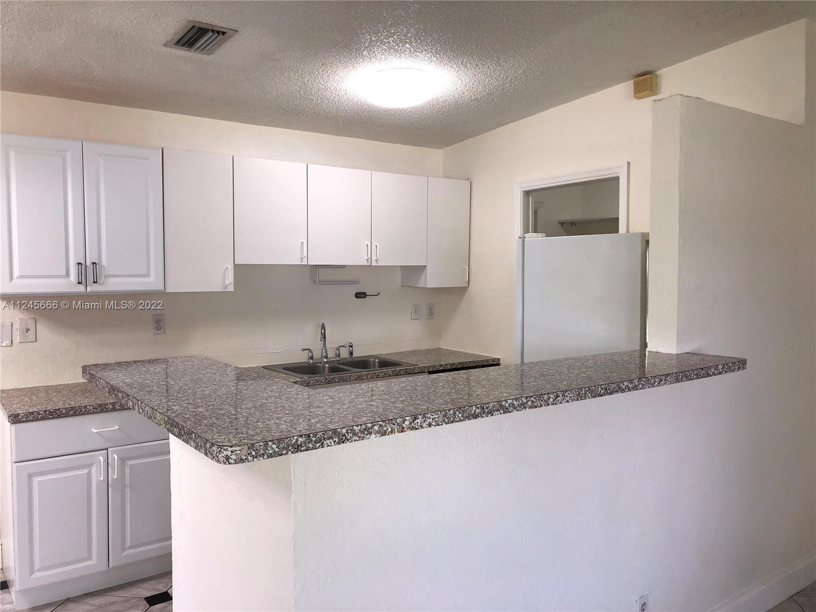 717 SW 79th Ter