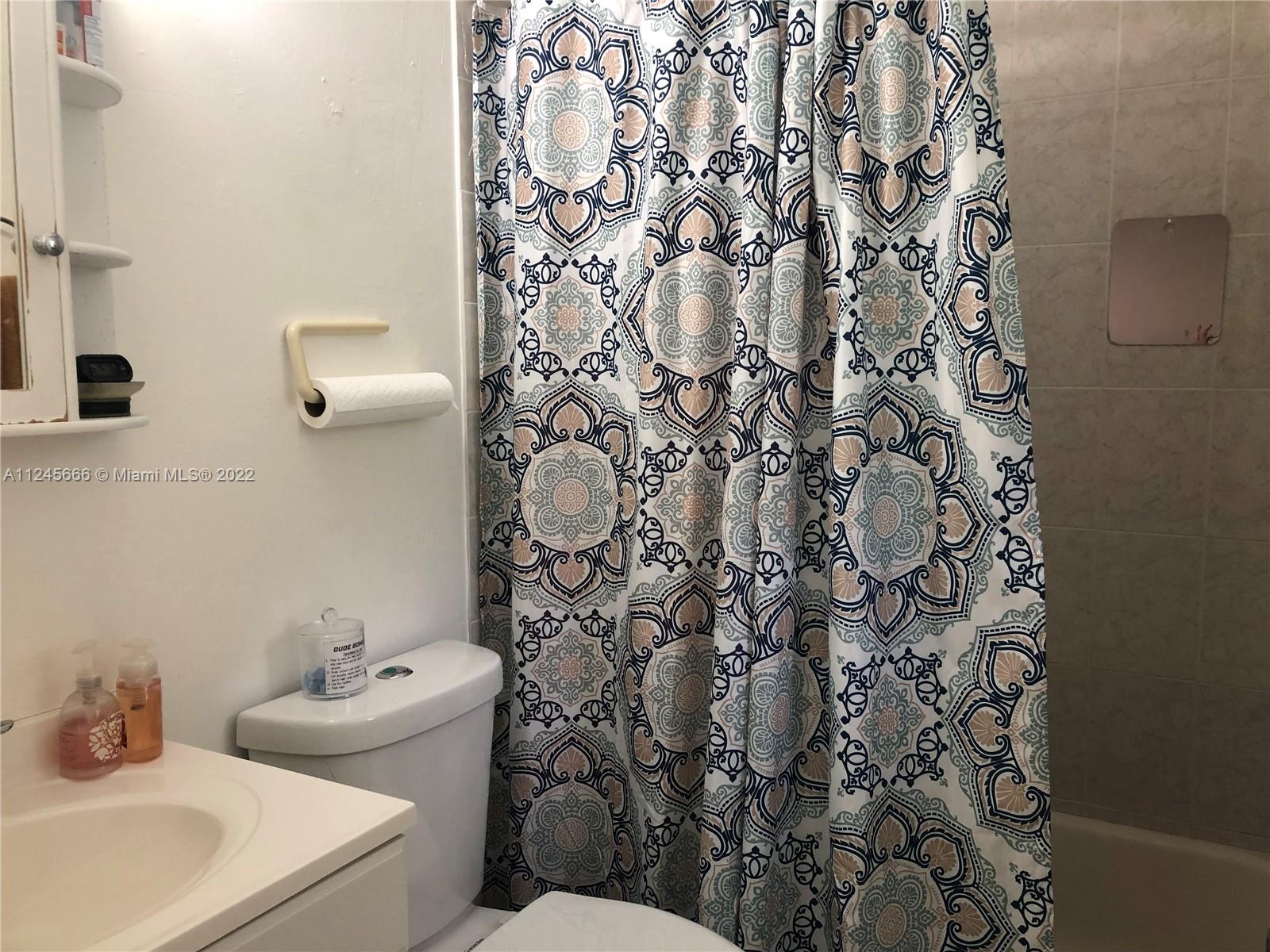 717 SW 79th Ter