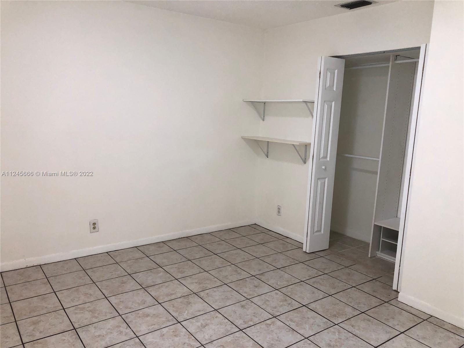 717 SW 79th Ter
