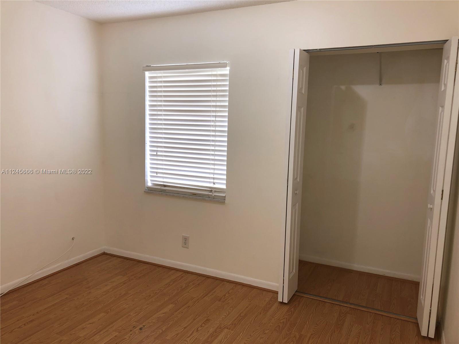 717 SW 79th Ter