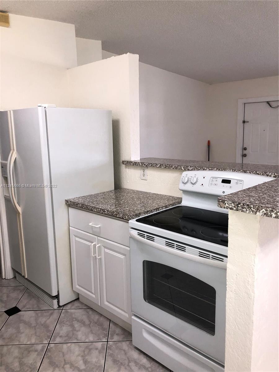717 SW 79th Ter