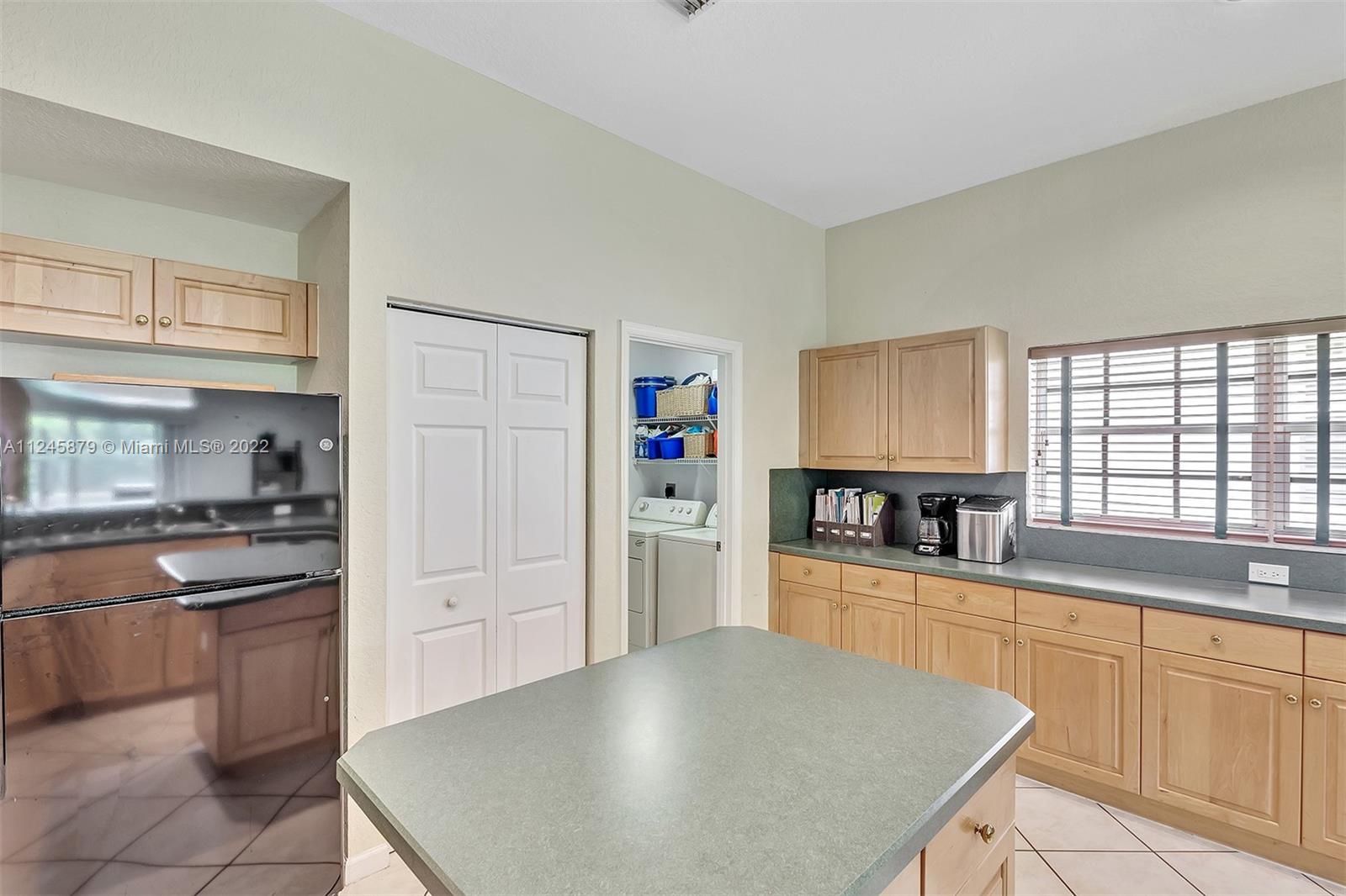 3711 Falcon Ridge Cir