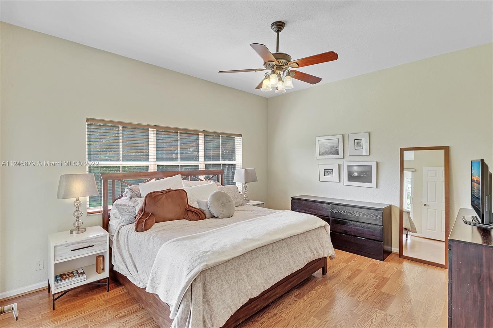 3711 Falcon Ridge Cir