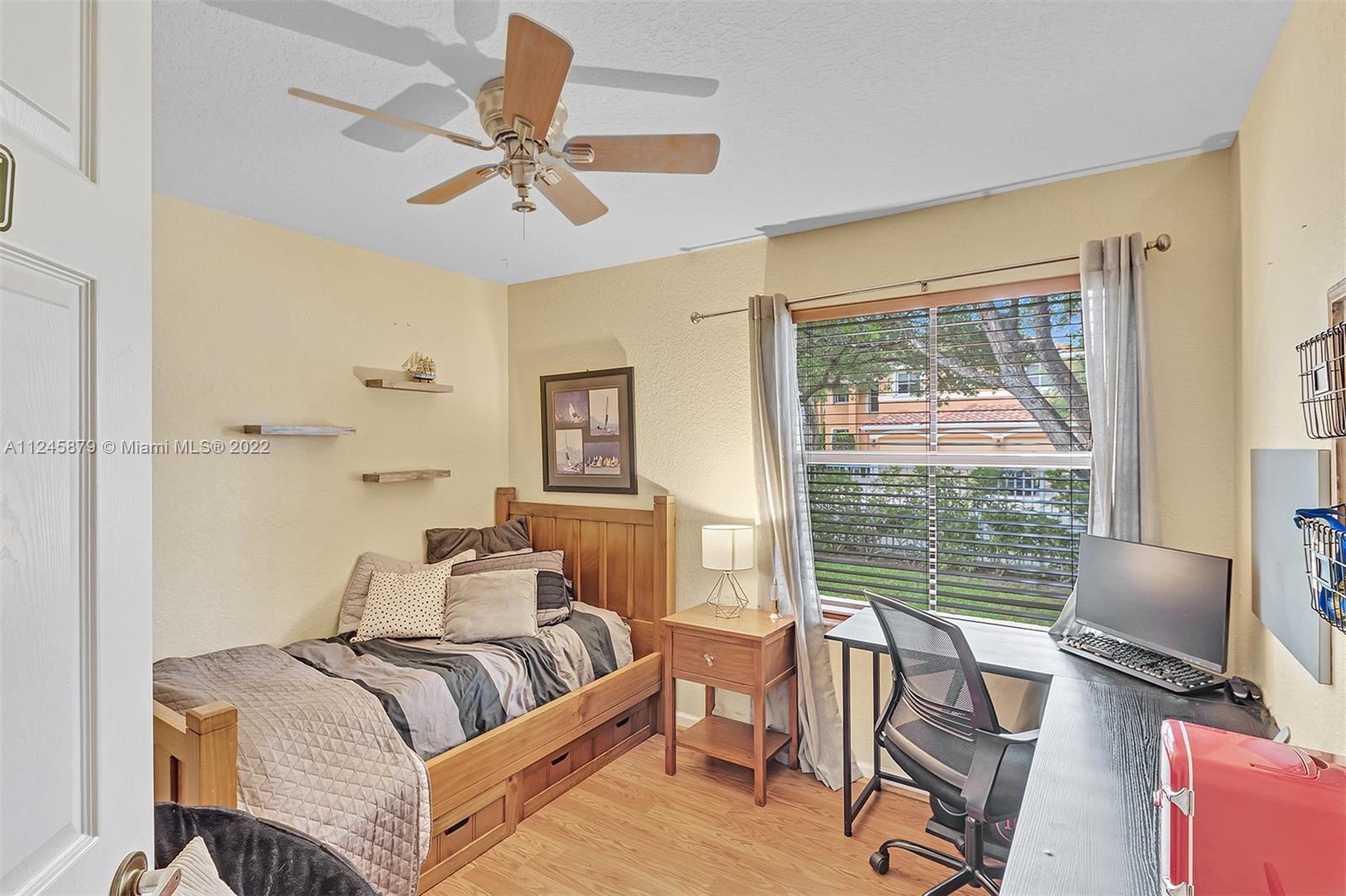 3711 Falcon Ridge Cir