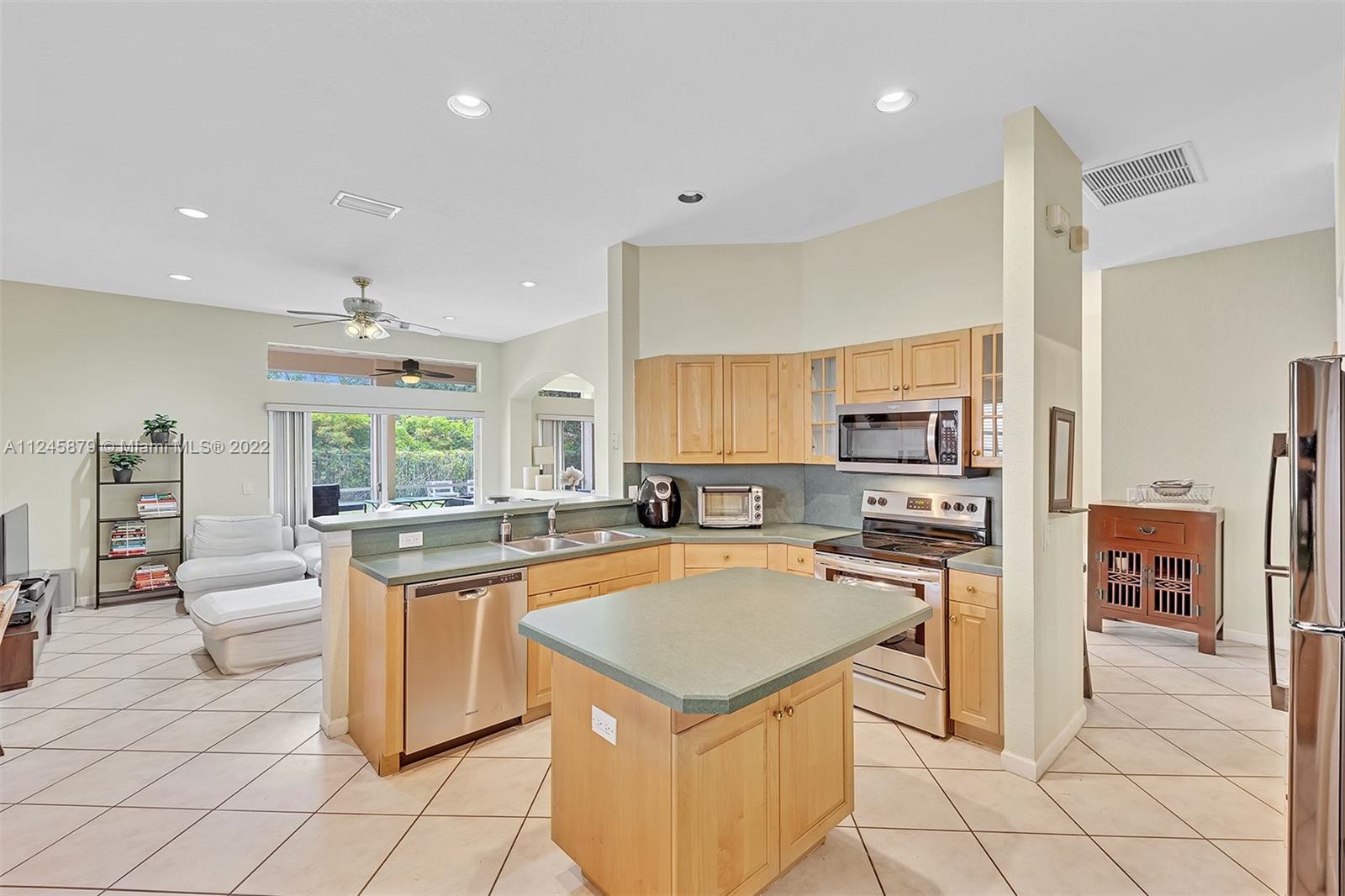 3711 Falcon Ridge Cir