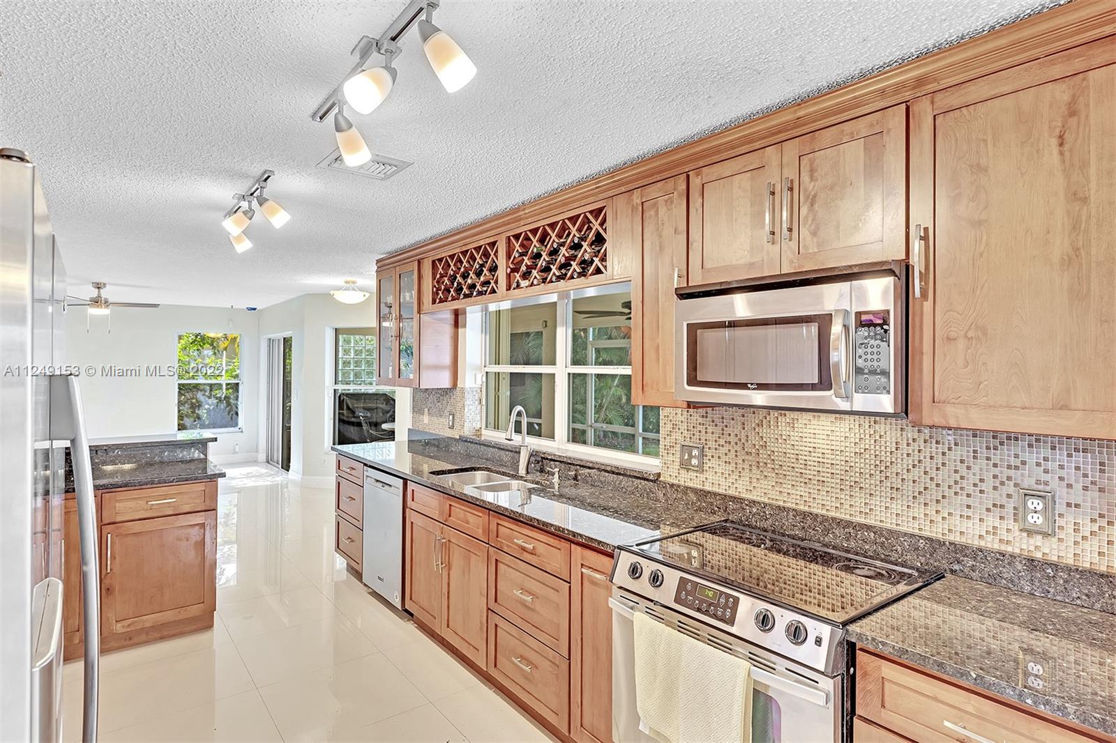 17852 NW 15th Ct Unit: 17852