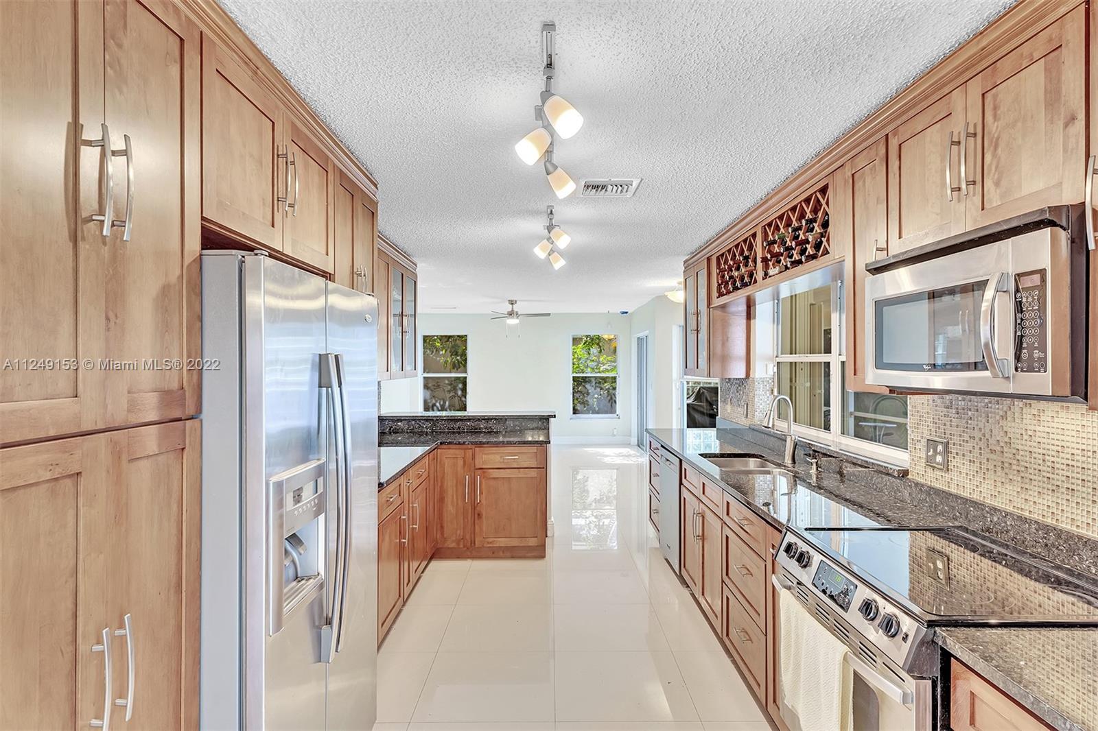 17852 NW 15th Ct Unit: 17852