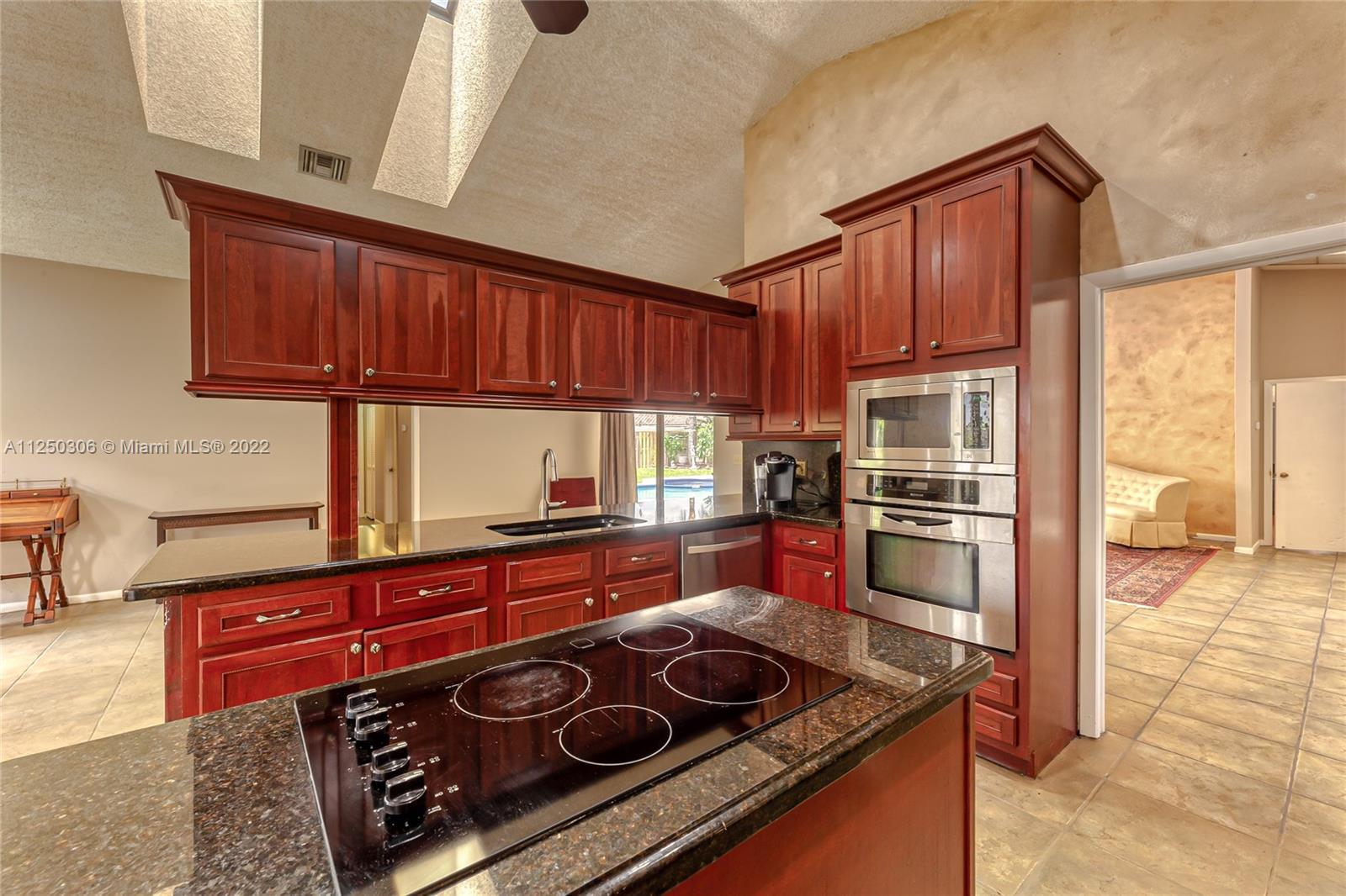 1211 NW 95th Ave