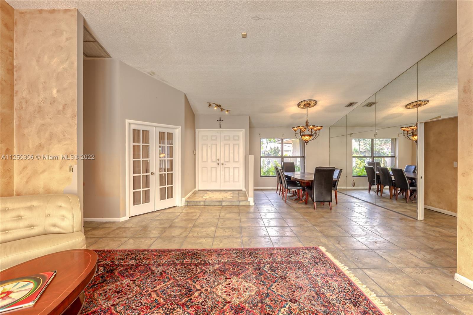 1211 NW 95th Ave