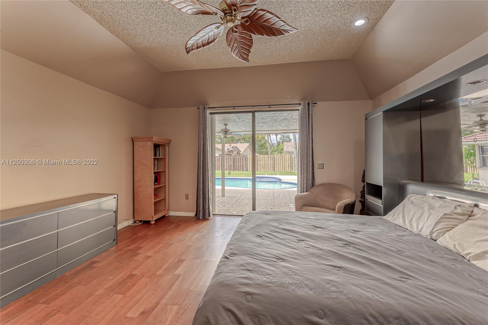 1211 NW 95th Ave