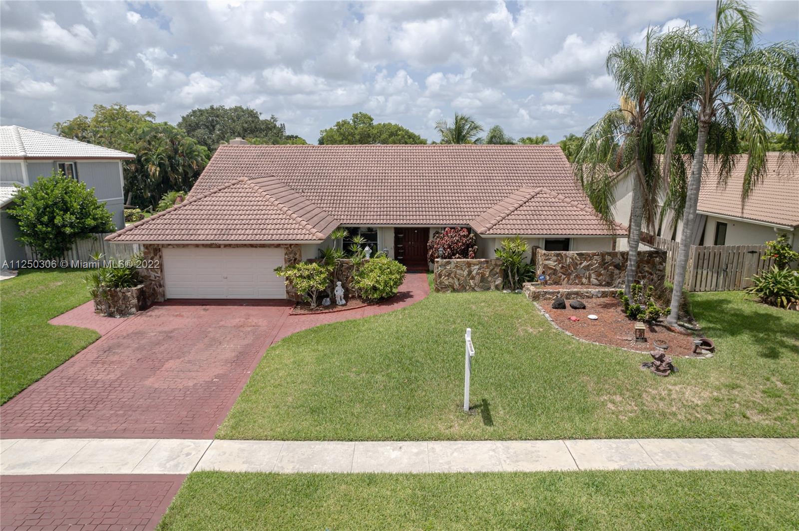 1211 NW 95th Ave