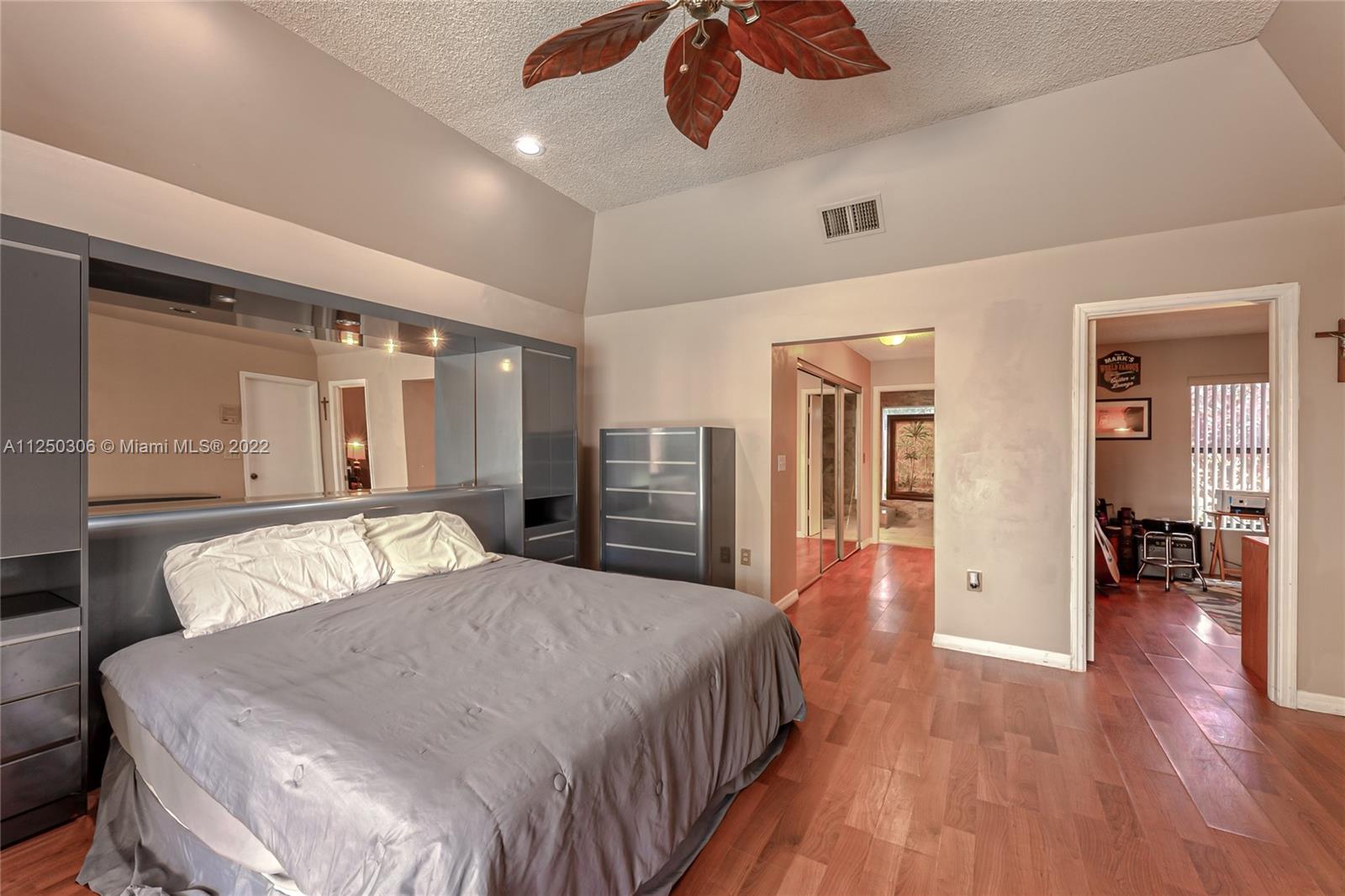 1211 NW 95th Ave