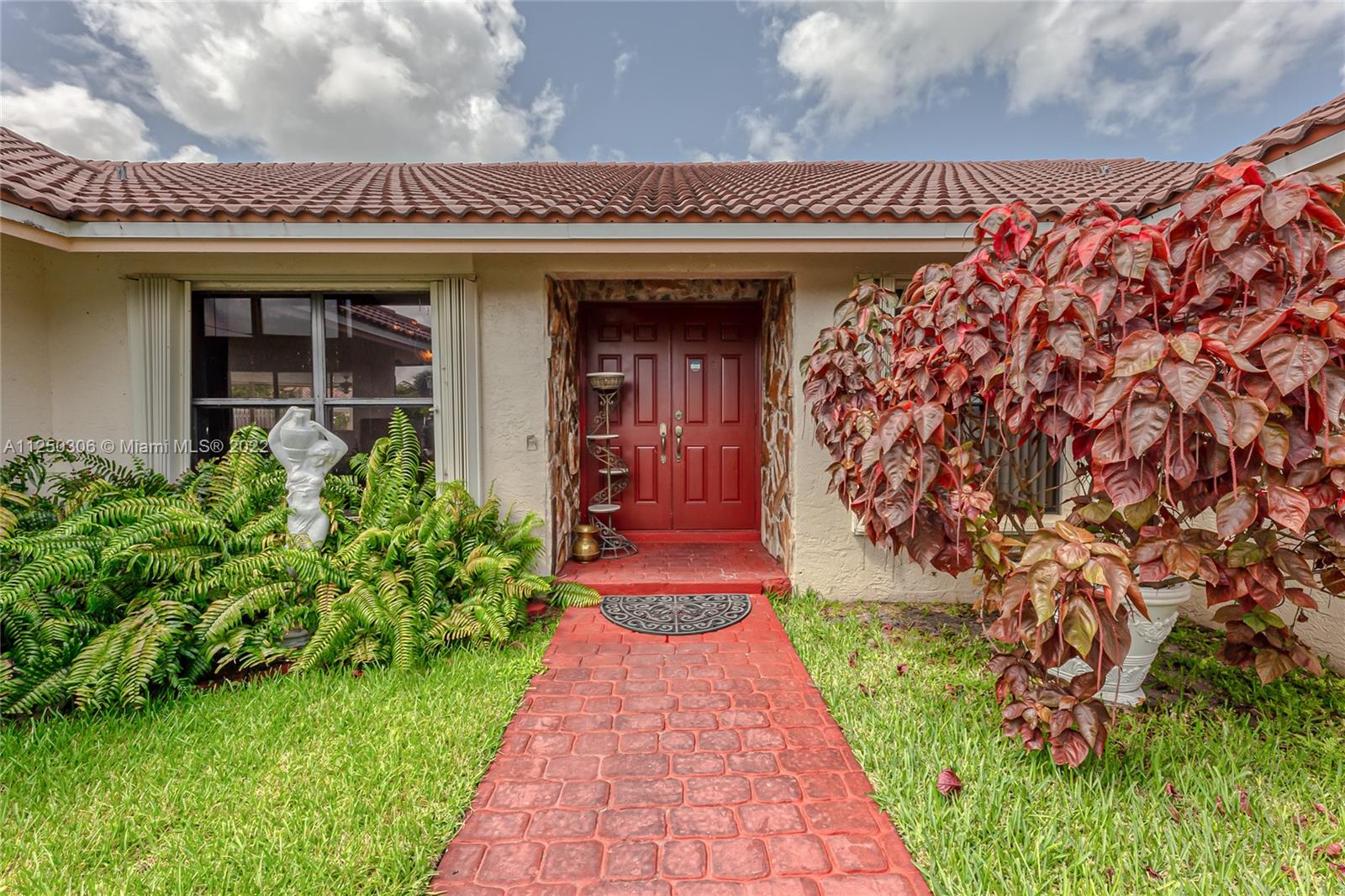 1211 NW 95th Ave