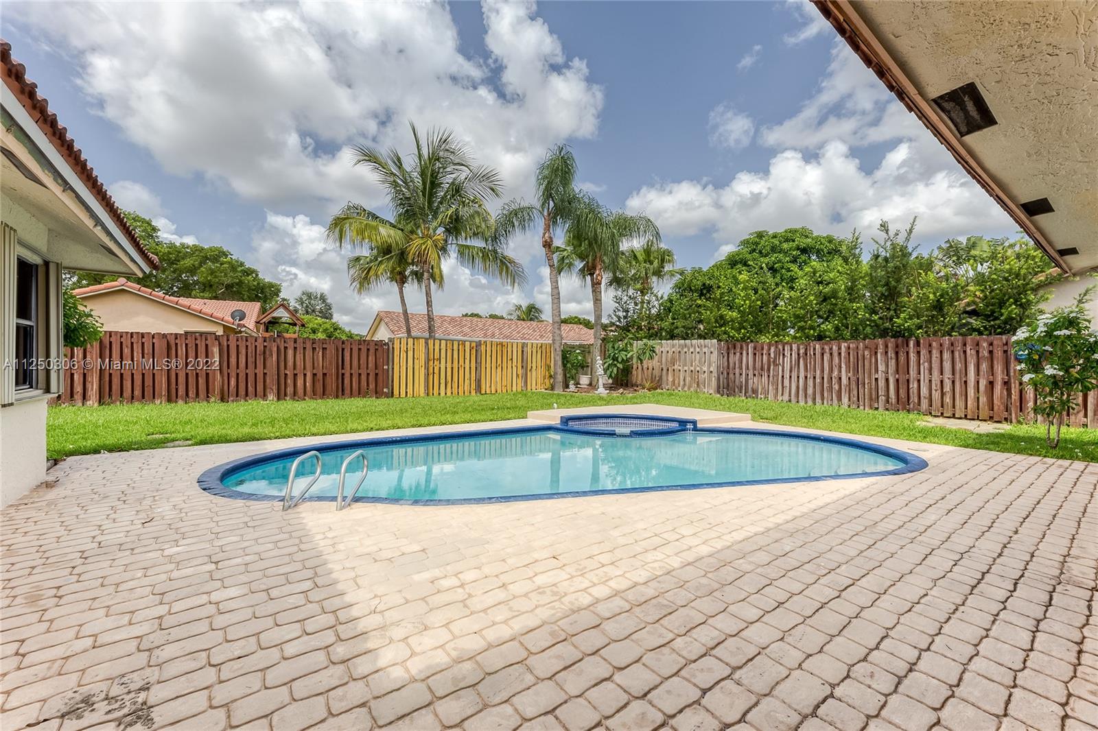1211 NW 95th Ave