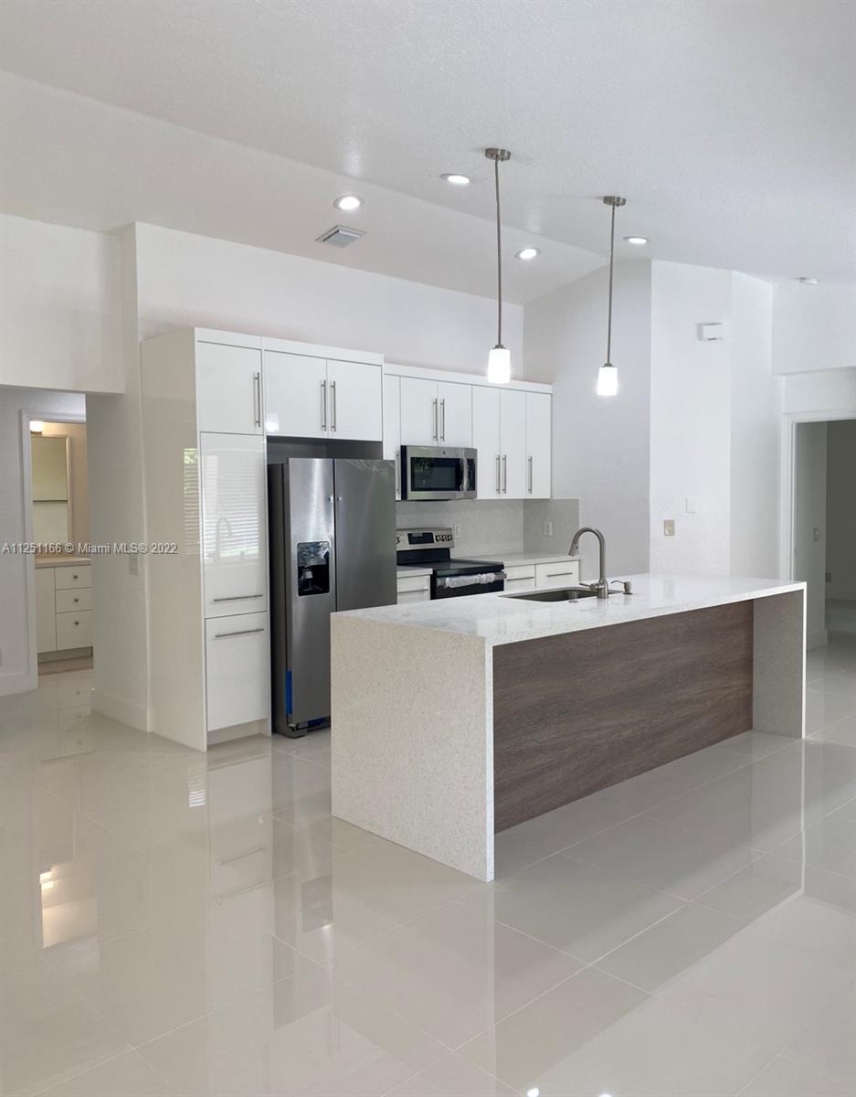 1510 Sunset Way