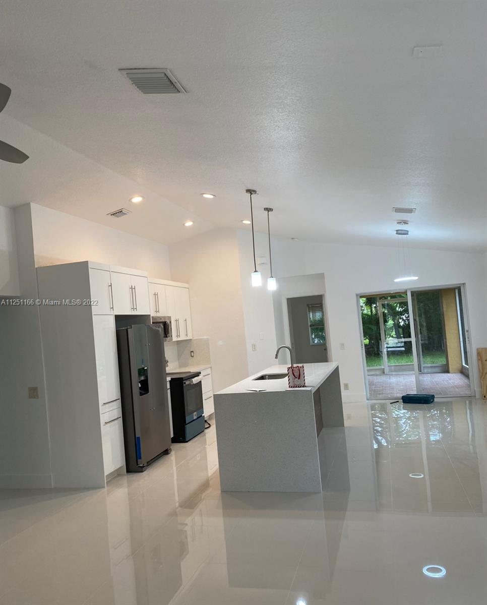1510 Sunset Way