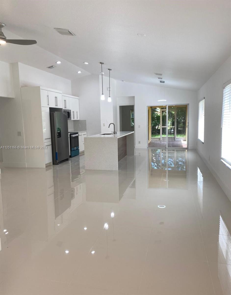1510 Sunset Way