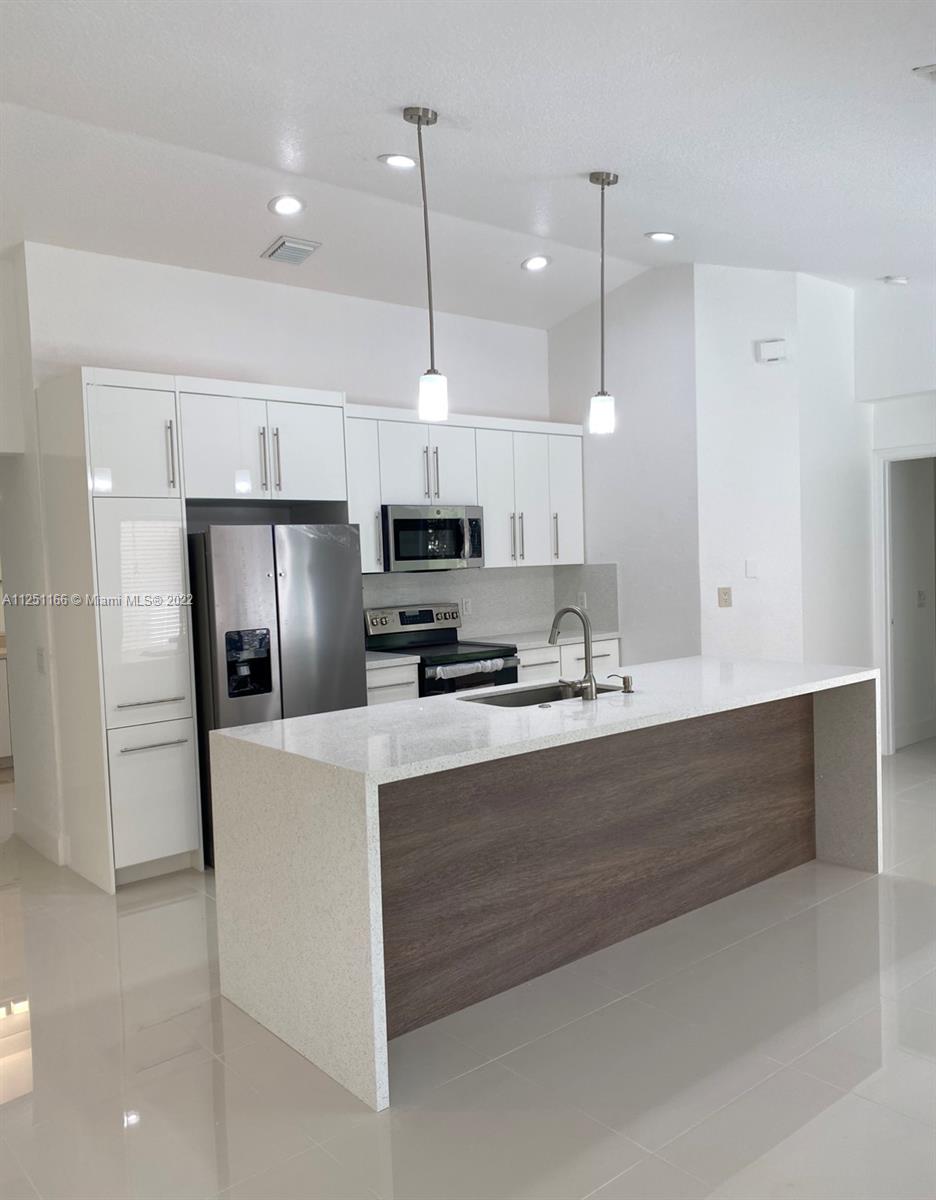 1510 Sunset Way