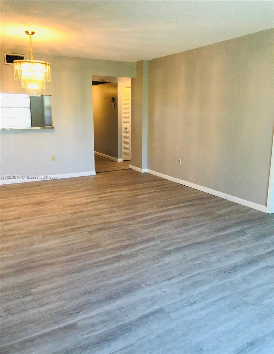 1001 Colony Point Cir Unit: 411